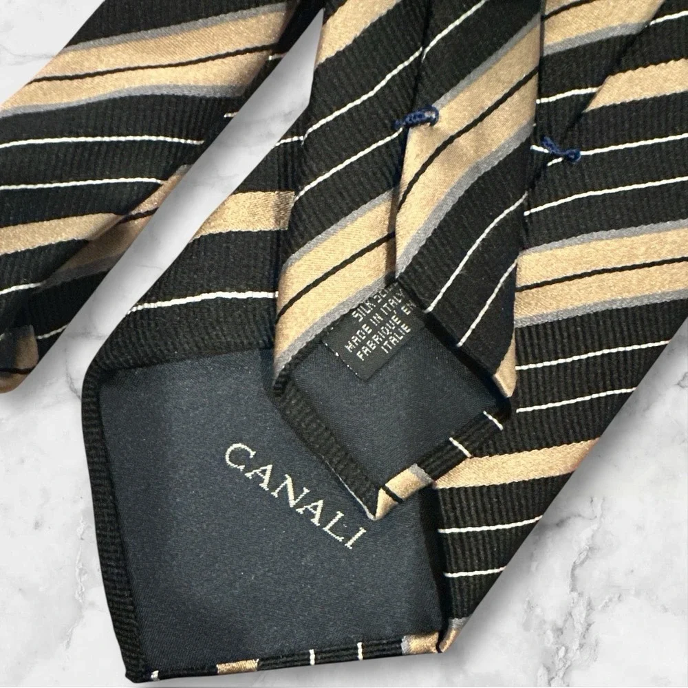 CANALI  BLACK  STRIPED DESIGN‎ 100%  SILK NECK TIE